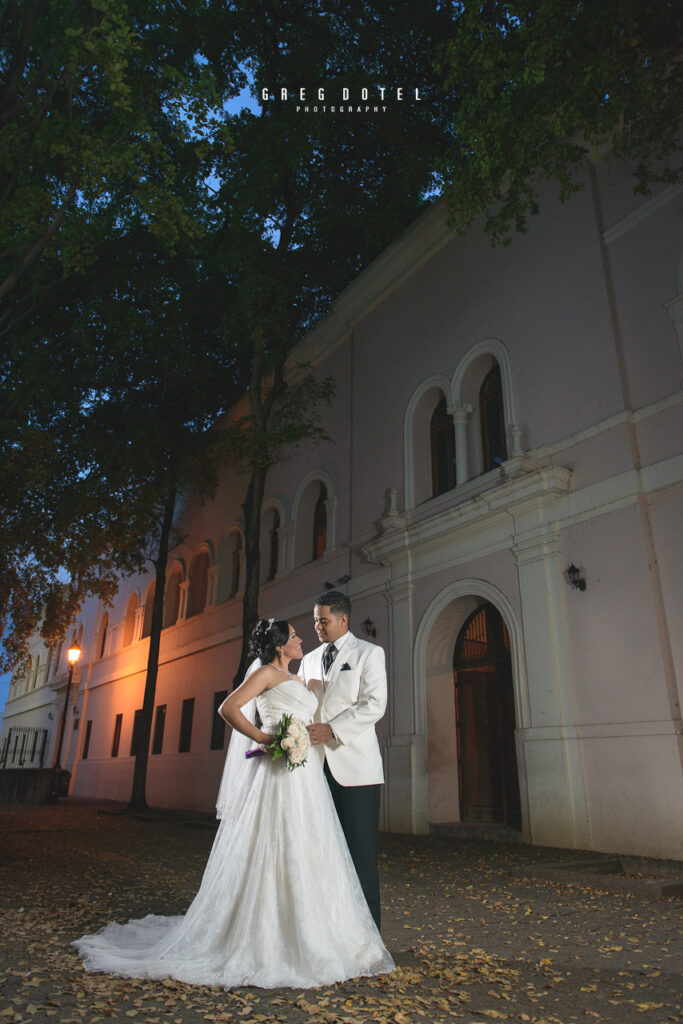 Sesion de fotos de novios y pre boda en Santo Domingo, República Dominican por el fotógrafo dominicano Greg Dotel Photography