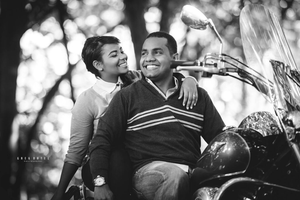 Fotografia de bodas y sesión de novios en motocicleta en Jarabacoa, República Dominicana por el fotografo dominicano greg dotel phorography