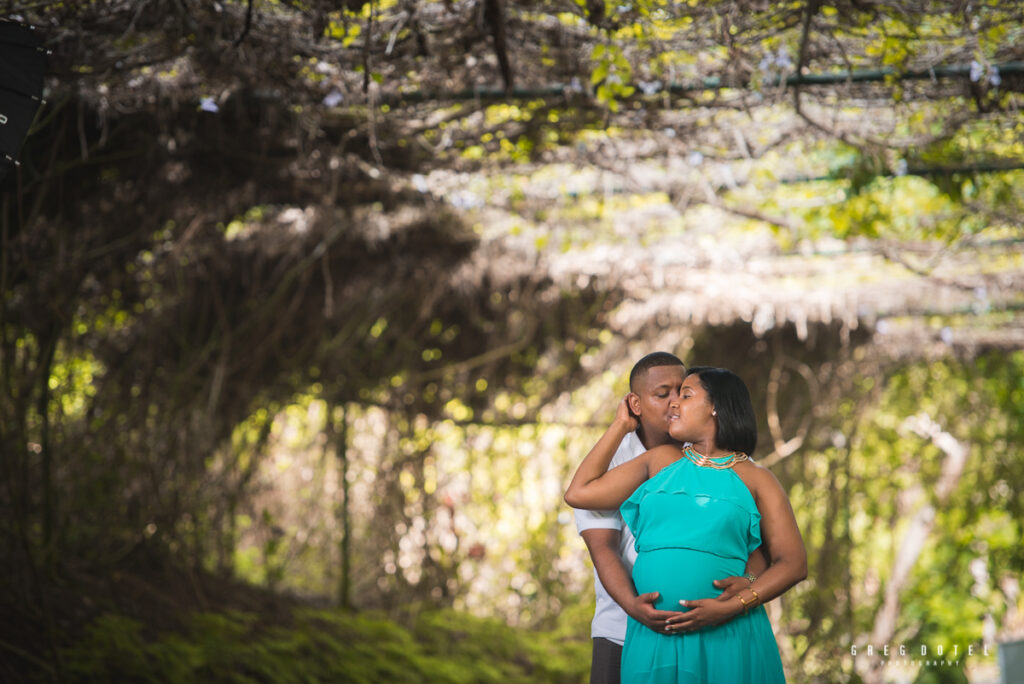 sesion de fotos de embarazada a Yamilka y su esposo por greg dotel photography