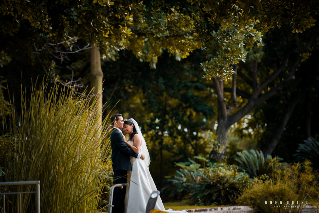 sesion de fotos de novios en santo domingo republica dominicana por el fotografo dominicano greg dotel photography en el parque mirador sur