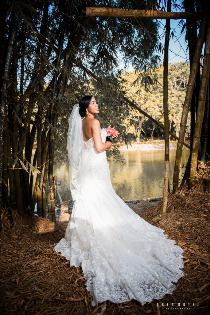 Sesión de fotos de novios y pre boda en el Parque Mirador Norte de Santo Domingo, República Dominicana por el fotógrafo dominicano Greg Dotel Photography