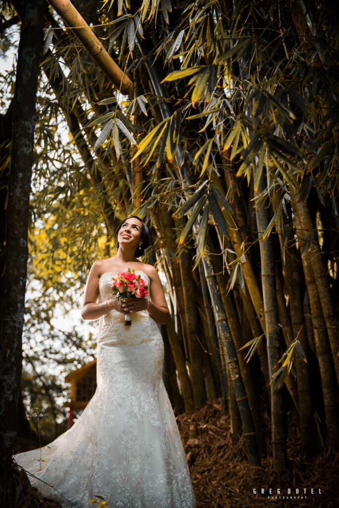 Sesión de fotos de novios y pre boda en el Parque Mirador Norte de Santo Domingo, República Dominicana por el fotógrafo dominicano Greg Dotel Photography