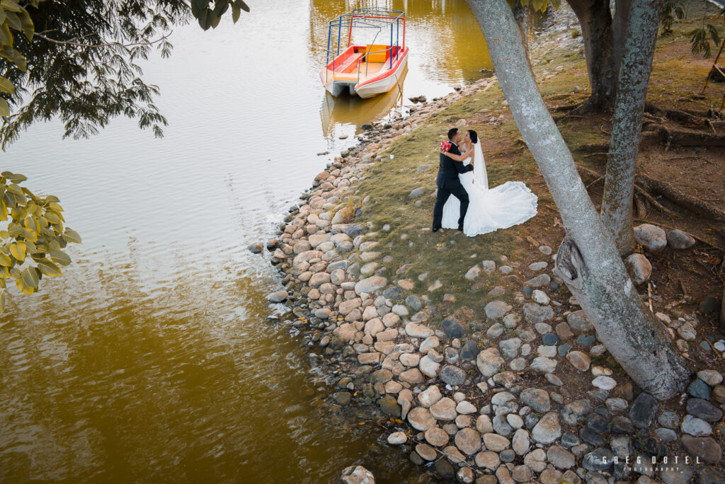 Sesión de fotos de novios y pre boda en el Parque Mirador Norte de Santo Domingo, República Dominicana por el fotógrafo dominicano Greg Dotel Photography