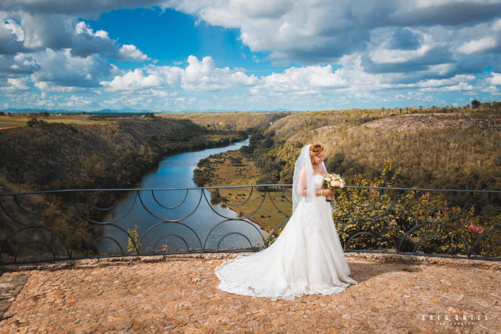 Sesion de novios y pre boda de Felix y Julia en Altos de Chavón, La Romana, República Dominicana por el fotógrafo dominicano Greg Dotel