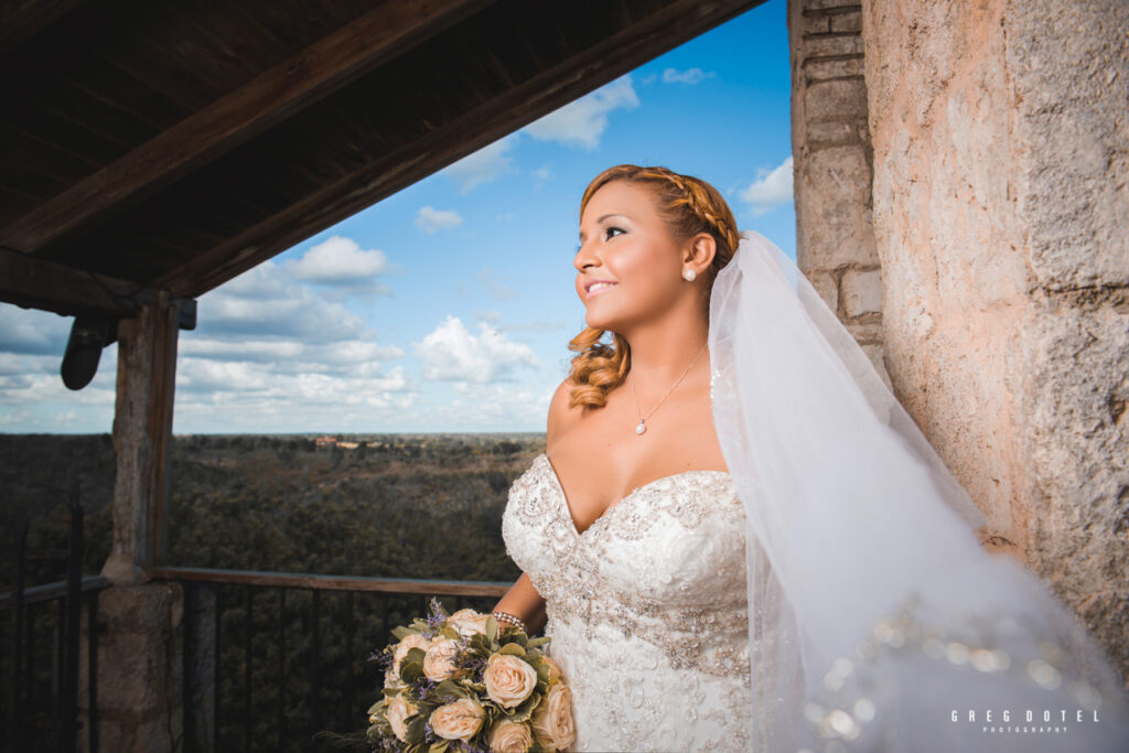 Sesion de novios y pre boda de Felix y Julia en Altos de Chavón, La Romana, República Dominicana por el fotógrafo dominicano Greg Dotel