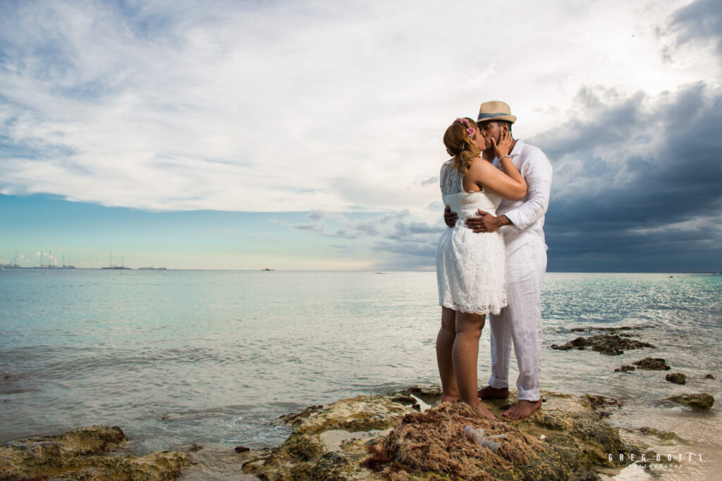 Sesion de novios y pre boda de Felix y Julia en Altos de Chavón, La Romana, República Dominicana por el fotógrafo dominicano Greg Dotel