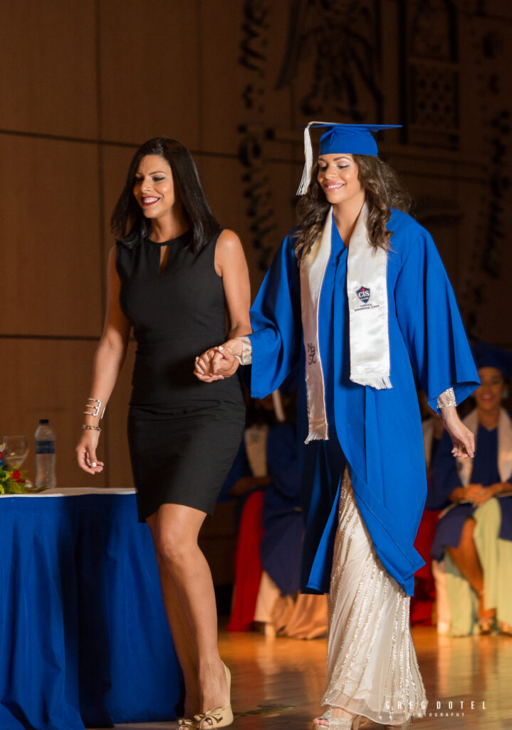 Fotografo para sesiones de fotos de graduaciones para colegios, escuelas y universidades en santo domingo republica dominicana