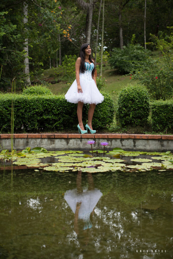 Fotografo de quinceaneras en el jardin botanico de Santo Domingo, Republica Dominicana