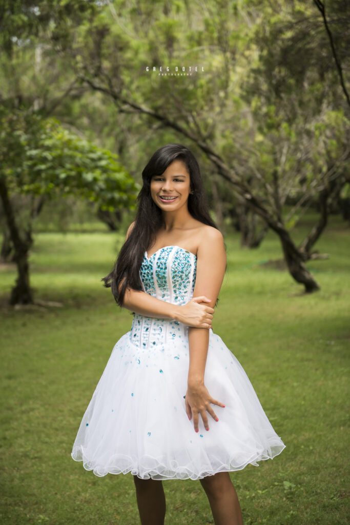 Fotografo de quinceaneras en el jardin botanico de Santo Domingo, Republica Dominicana