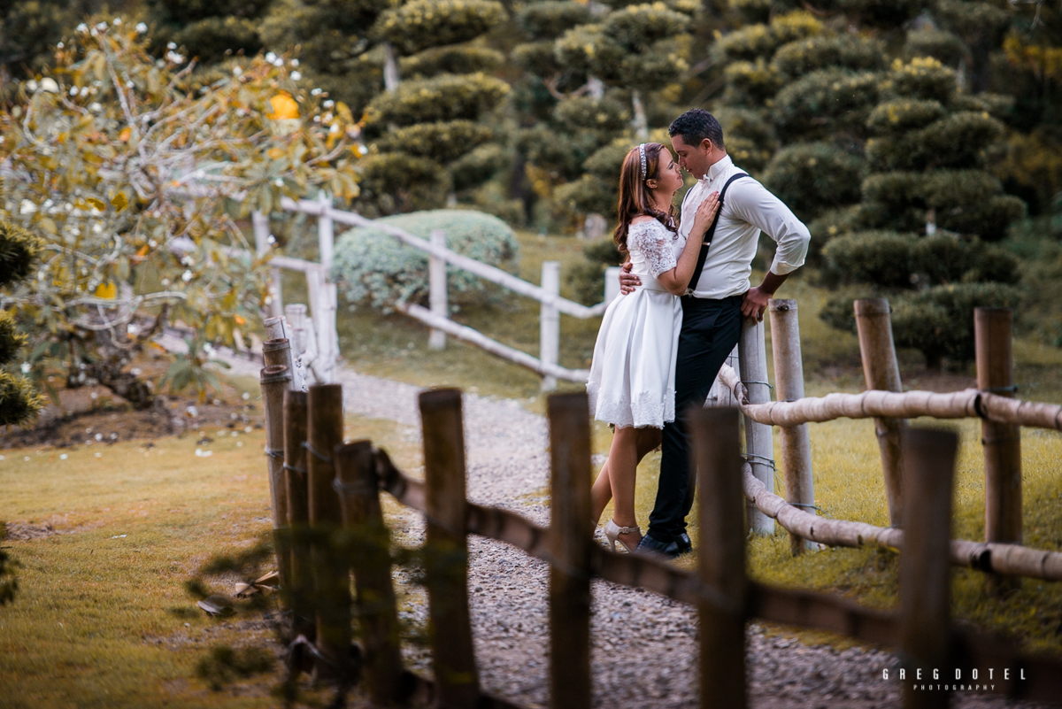 Sesión de fotos de novios para bodas en el jardín botánico de Santo Domingo, República Dominicana