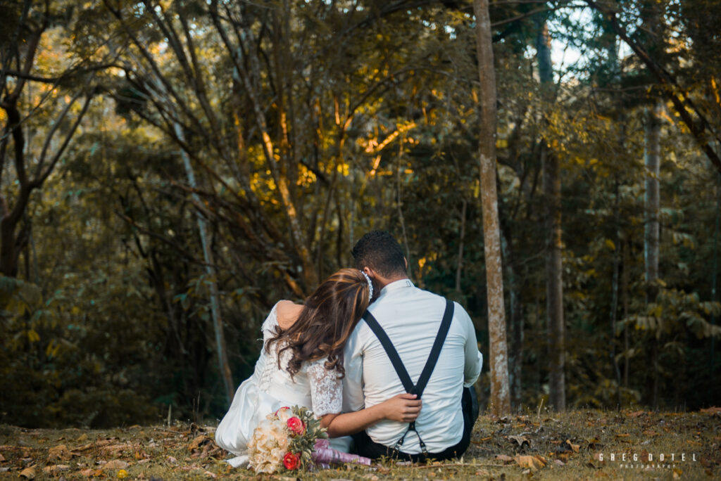 Sesión de fotos de novios para bodas en el jardín botánico de Santo Domingo, República Dominicana