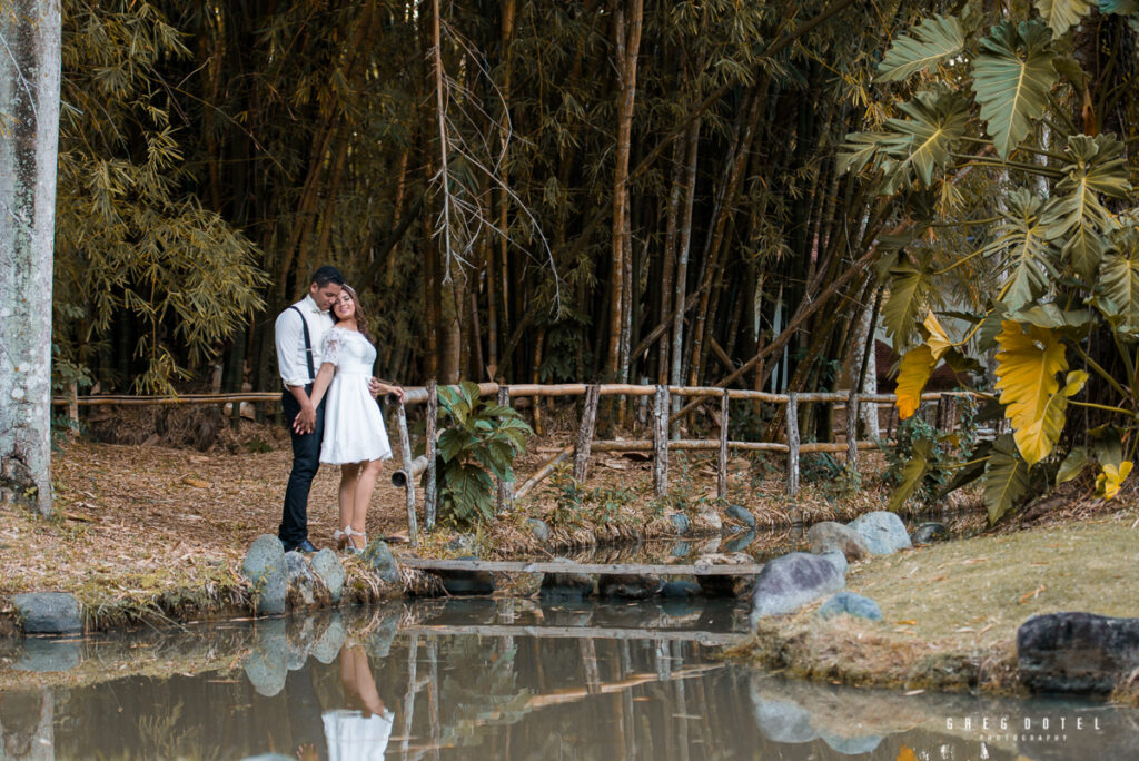 Sesión de fotos de novios para bodas en el jardín botánico de Santo Domingo, República Dominicana