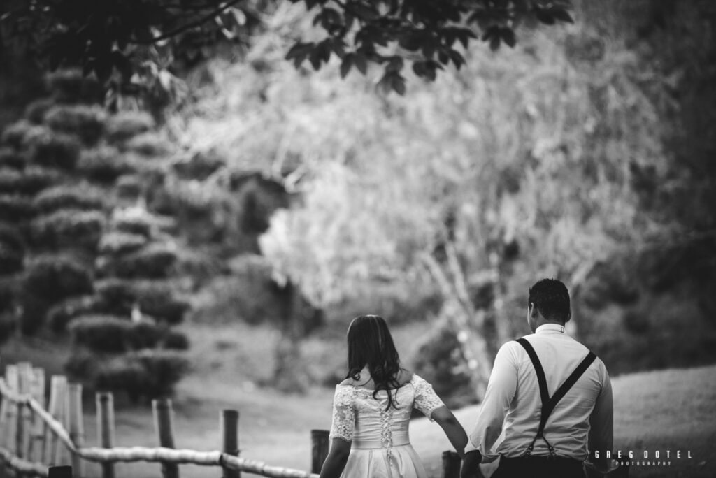 Sesión de fotos de novios para bodas en el jardín botánico de Santo Domingo, República Dominicana