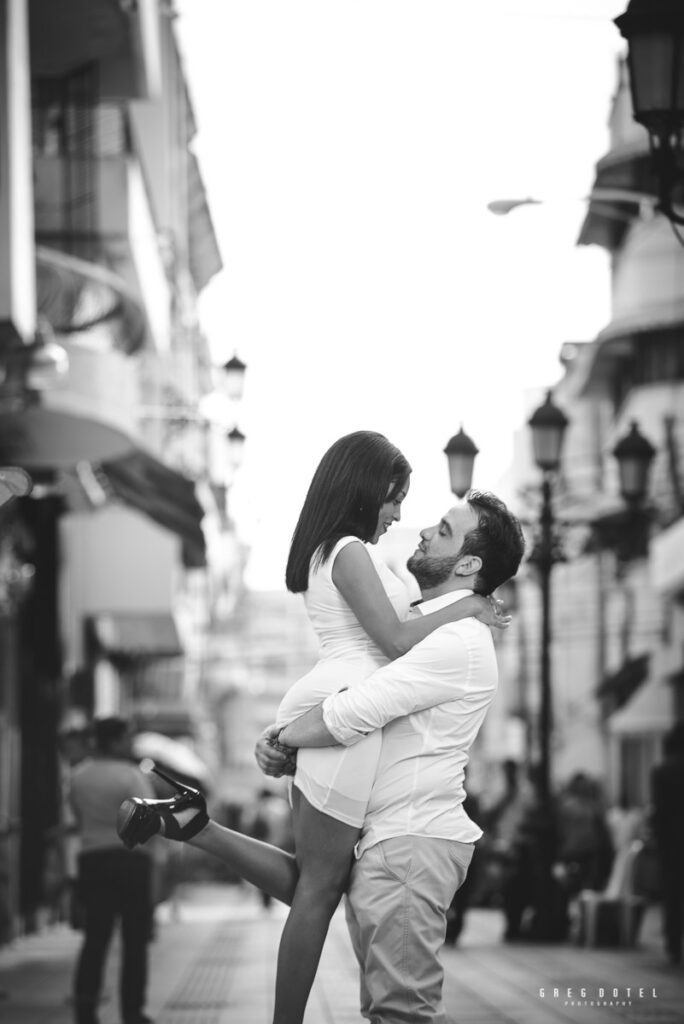 Sesión de novios de Mary y Mateo en la Zona Colonial de Santo Domingo de República Dominicana por el fotográfo Greg Dotel