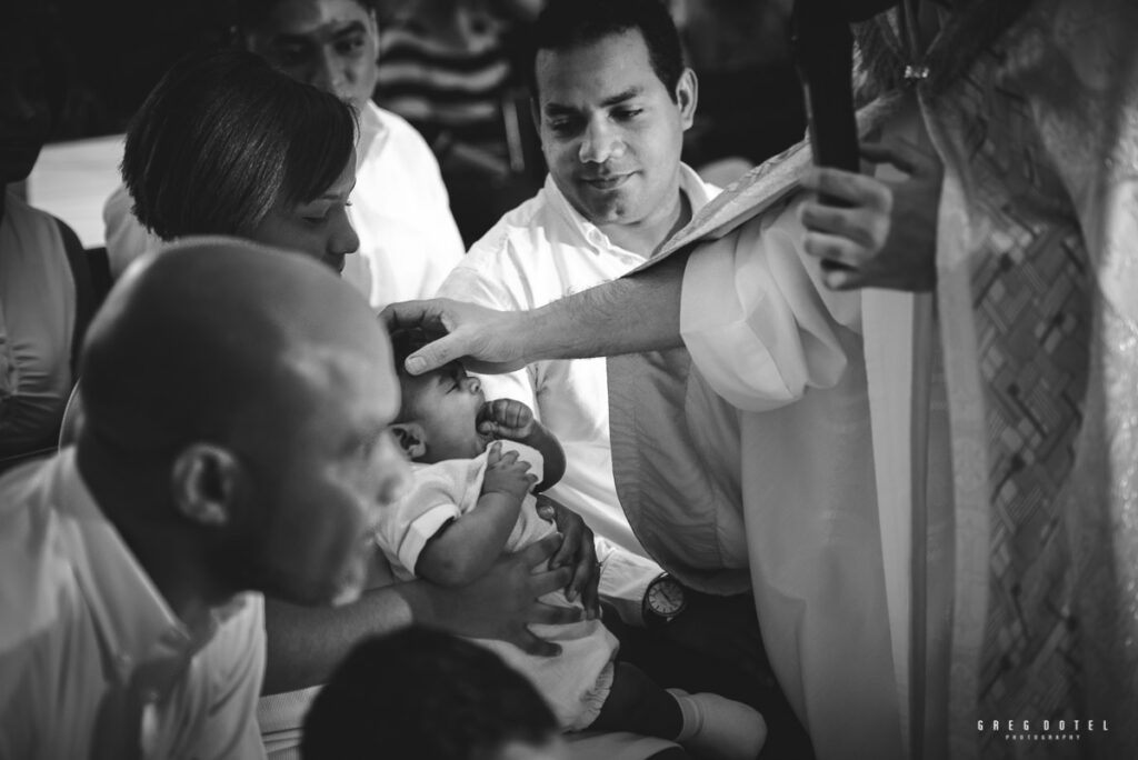 Fotografo dominicano de bautizos en la Parroquia Jesus Maestro Santo Domingo República Dominicana