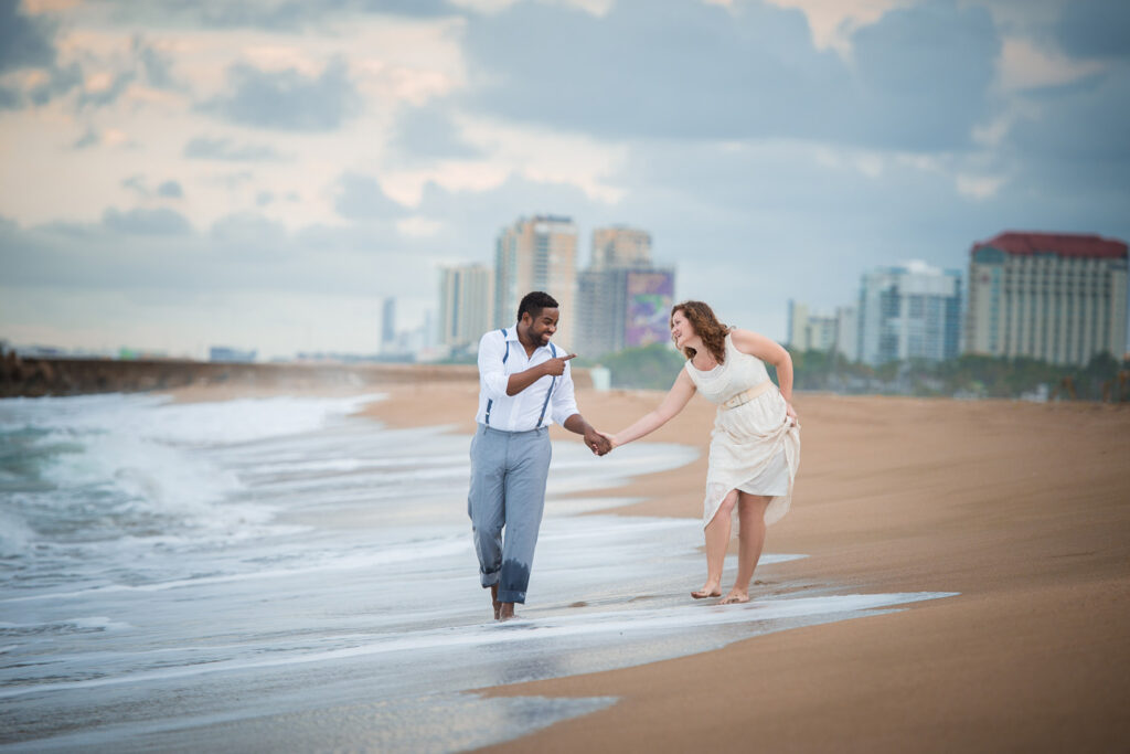 Fotografo dominicano realizó sesión de novios o preboda en la playa de Sans Souci en la ciudad de Santo Domingo, República Dominicana