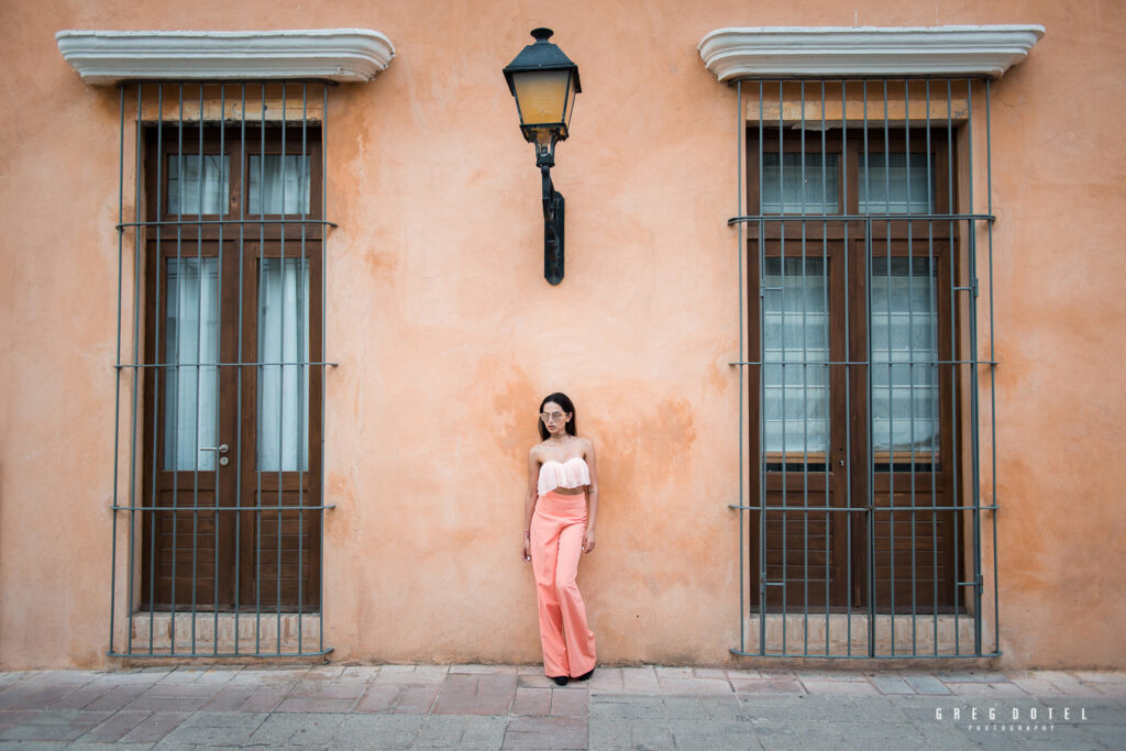 Fotografo de modelos en la Zona Colonial de Santo Domingo con Diipa Koshla