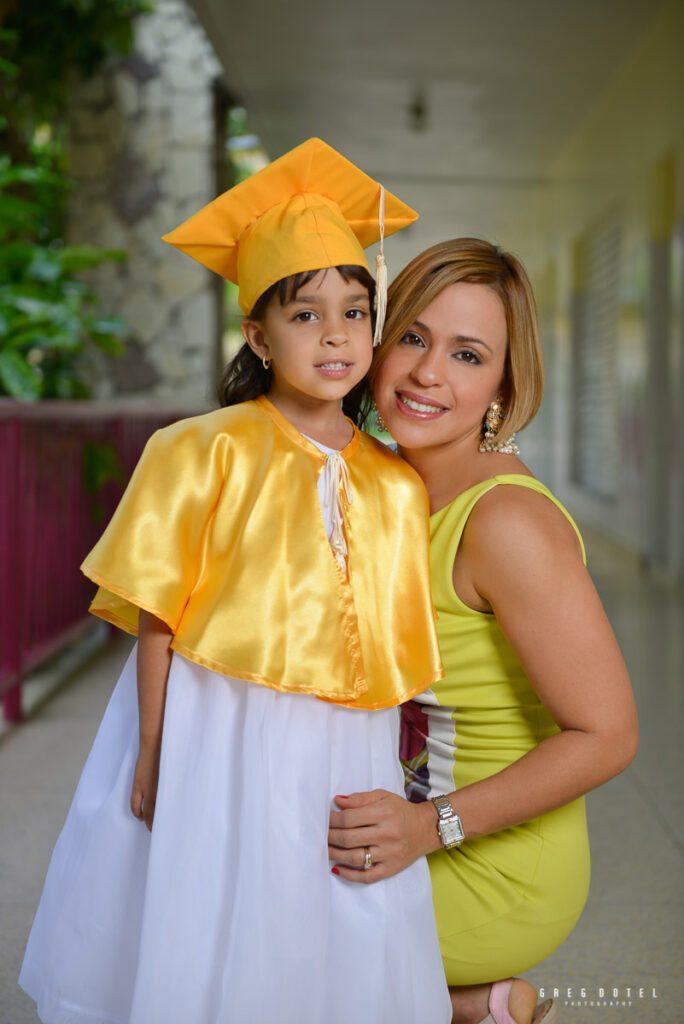 Fotos de graduación escolar primaria en Santo Domingo Republica Dominicana por el fotografo dominicano Greg Dotel