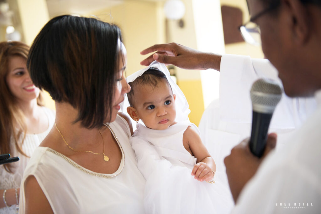 Fotografo de bautizo para niños en iglesias y parroquias en Santo Domingo República Dominicana