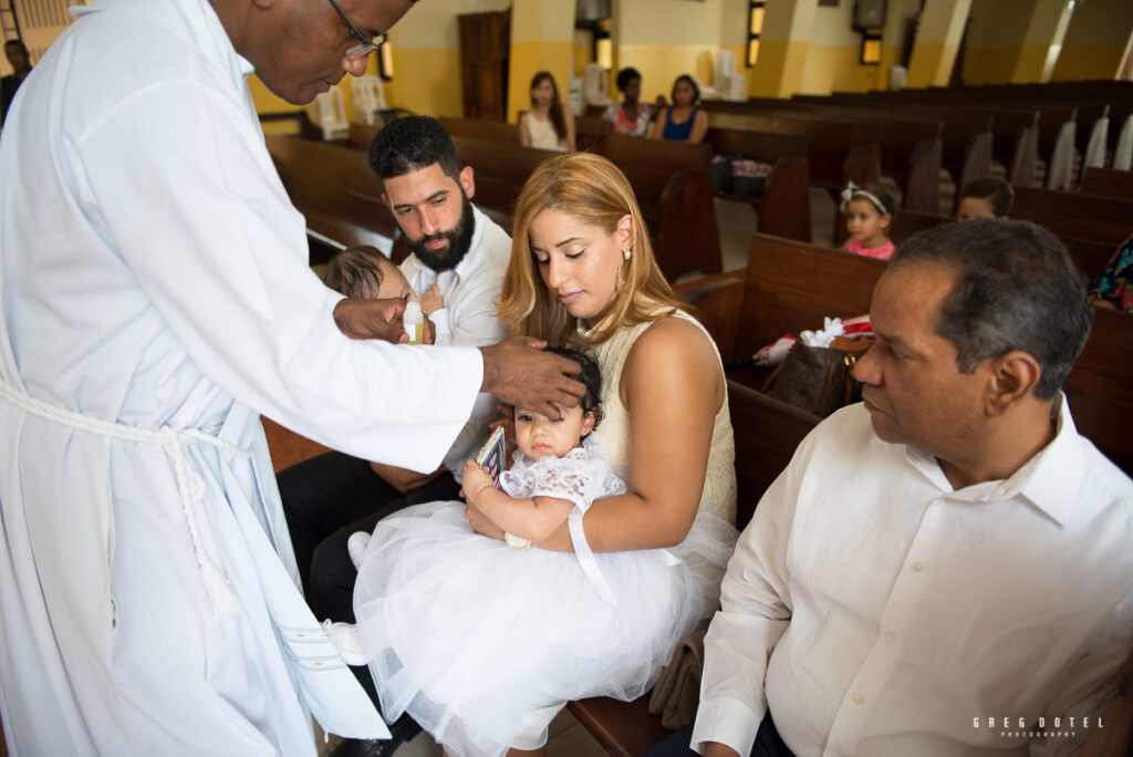 Fotografo de bautizo para niños en iglesias y parroquias en Santo Domingo República Dominicana