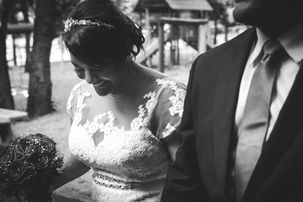 Sesion de novios preboda en el parque mirador norte de Santo Domingo, Republica Dominicana