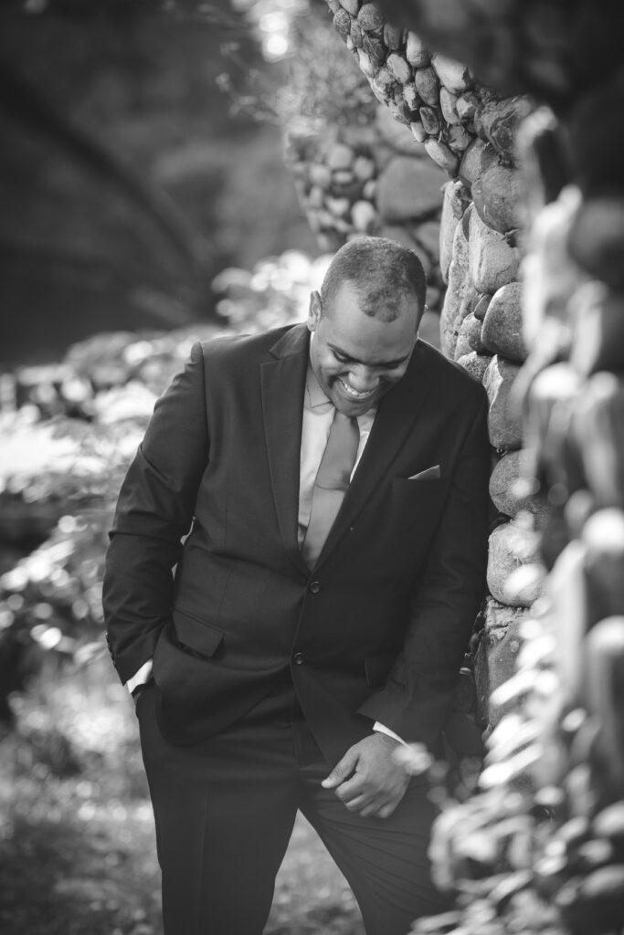 Sesion de novios preboda en el parque mirador norte de Santo Domingo, Republica Dominicana