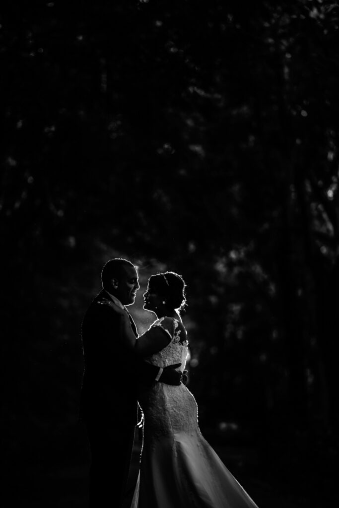 Sesion de novios preboda en el parque mirador norte de Santo Domingo, Republica Dominicana