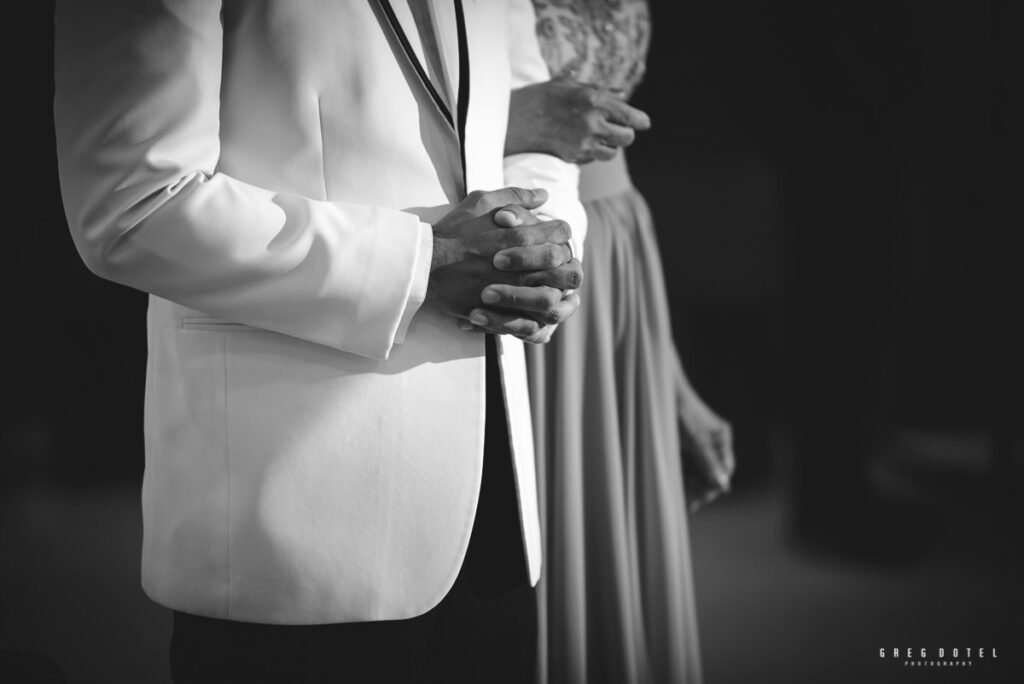 Ceremonia y recepción de bodas de Paola y Robert en iglesia de Santo Domingo, Republica Dominicana por el fotografo Greg Dotel