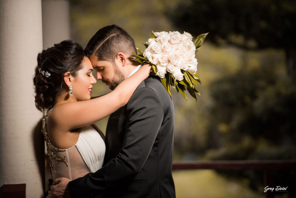 Sesion de novios y compromiso de Isis y Rene en el Jardin Botanico de Santo Domingo Republica Dominicana por el fotografo dominicano Greg Dotel