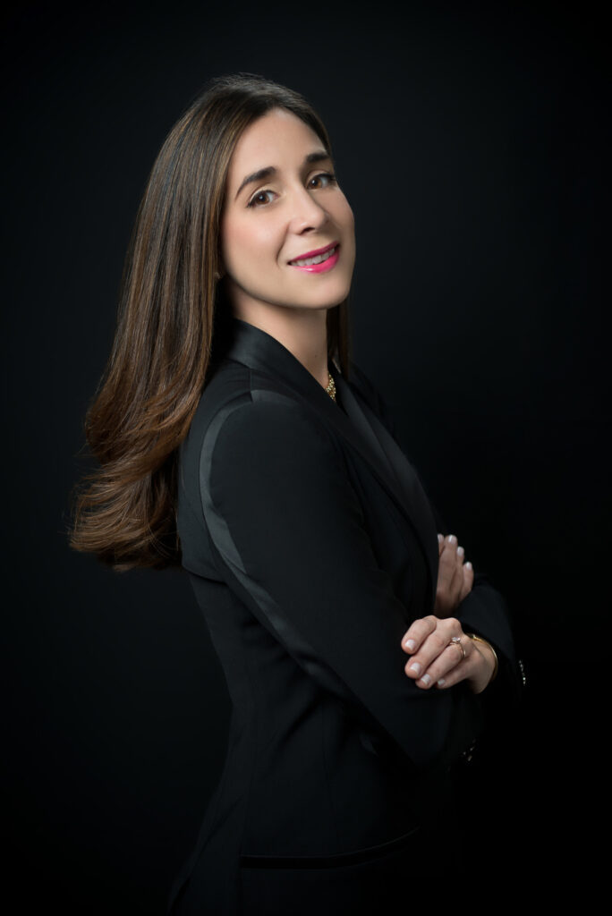 Retratos corporativos a Lisa Morel en estudio fotográfico en Santo Domingo Republica Dominicana