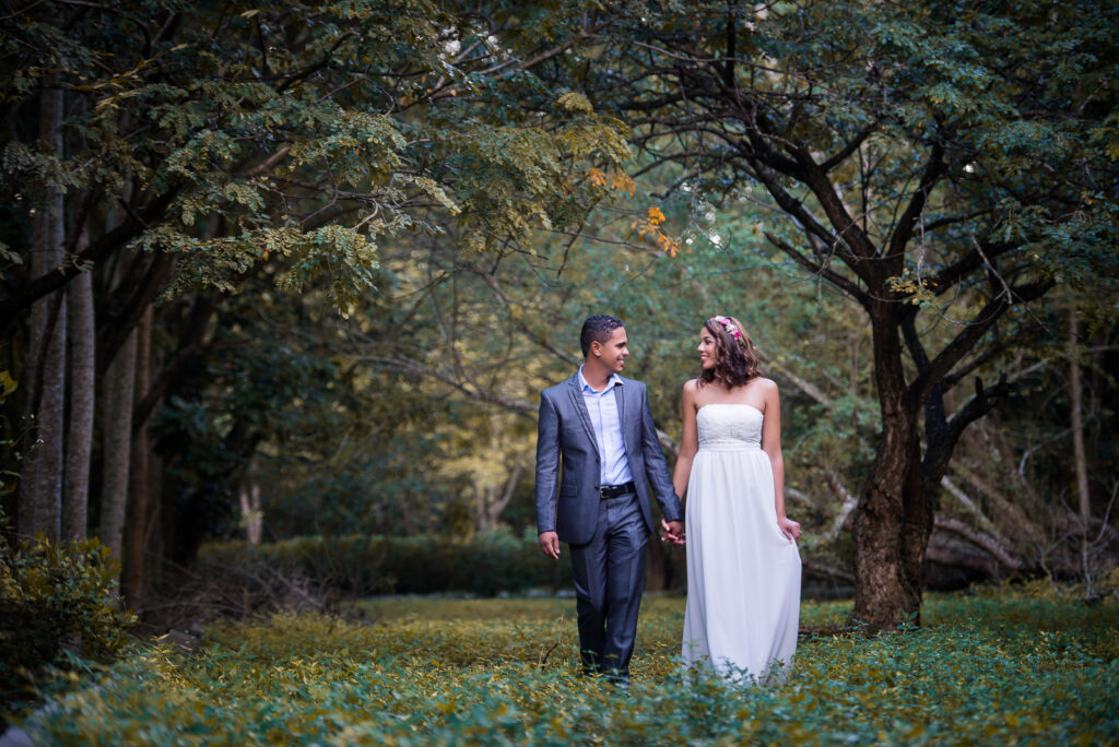 Sesion de novios de Nairoby y Bryant en los Humedales del Ozama de Santo Domingo Este en la República Dominicana