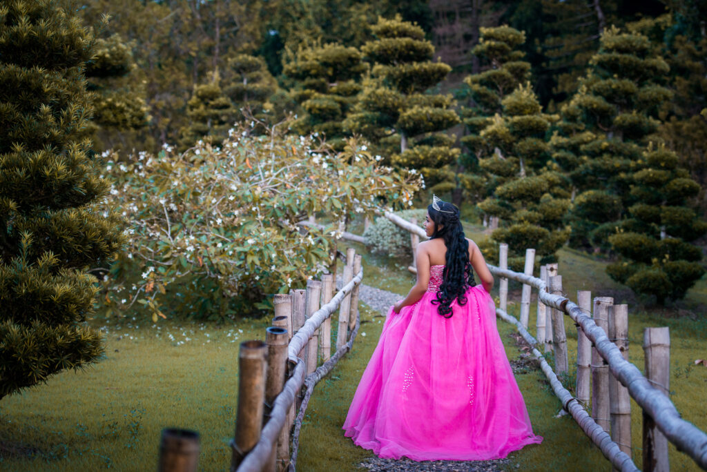 Quinceañera Stephanie en el Jardín Botánico de Santo Domingo, República Dominicana