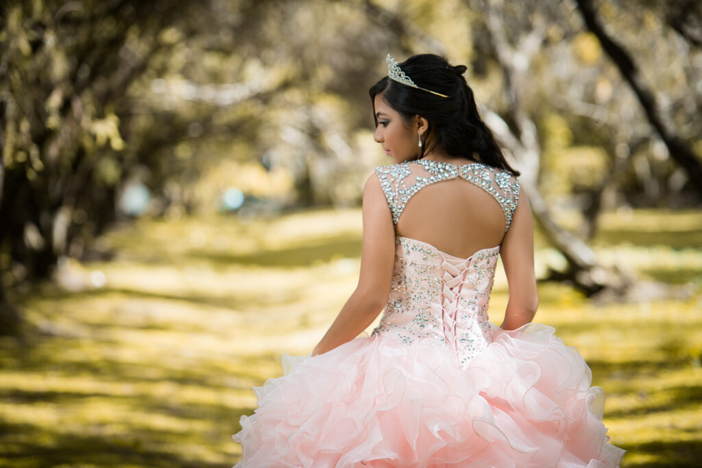 Sesión de fotos de Quinceañera en sus 15 años en el Jardín Botánico de Santo Domingo, República Dominicana