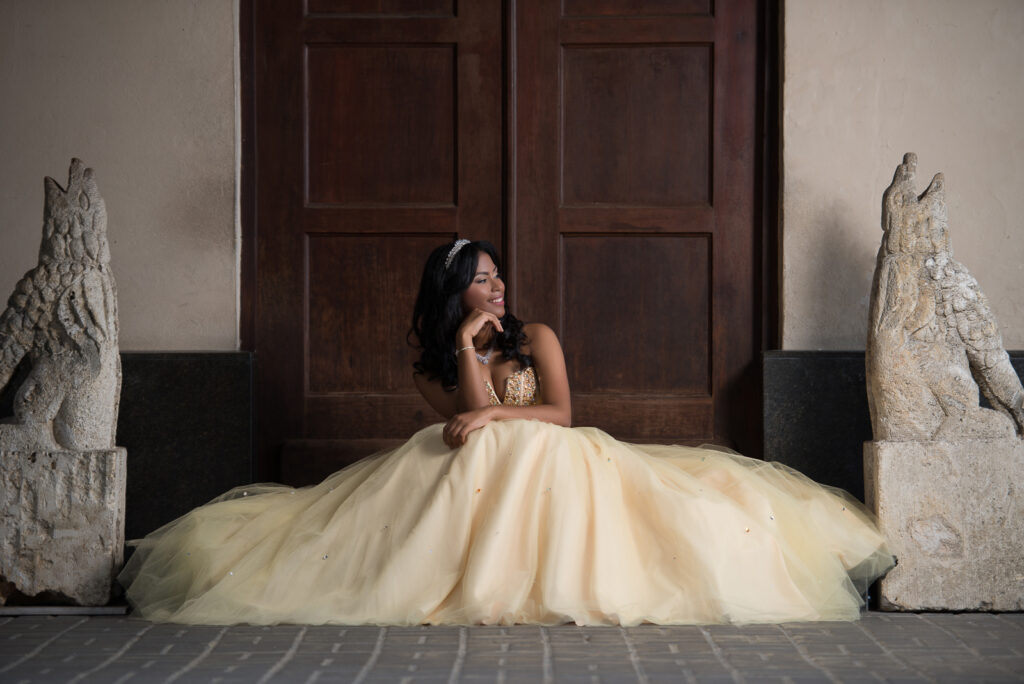 Sesión de fotos de la Quinceañera Deysi en sus 15 años en Zona Colonial de Santo Domingo, República Dominicana