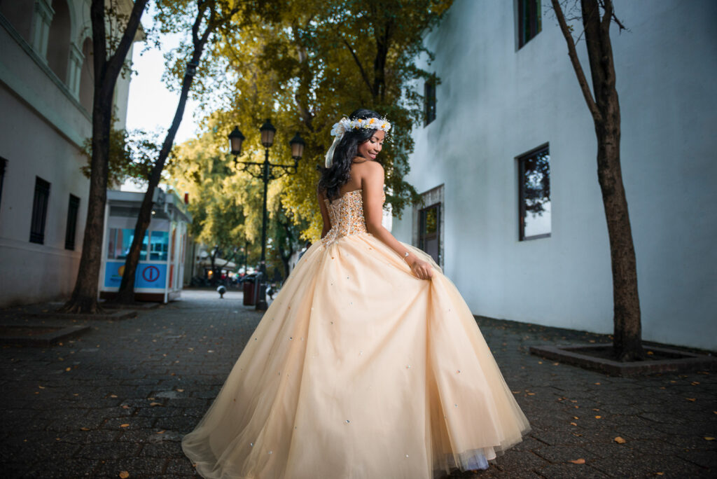 Sesión de fotos de la Quinceañera Deysi en sus 15 años en Zona Colonial de Santo Domingo, República Dominicana