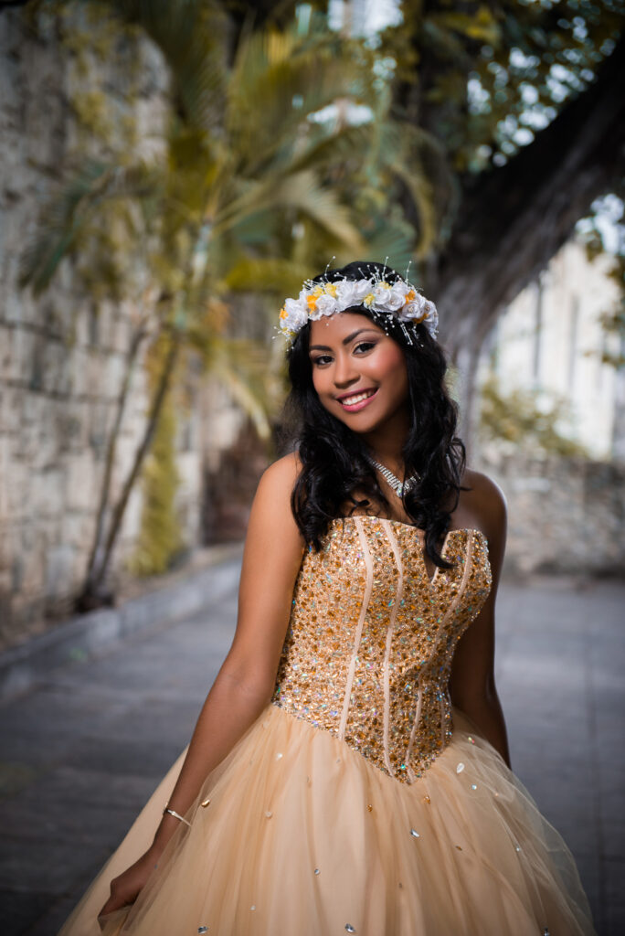 Sesión de fotos de la Quinceañera Deysi en sus 15 años en Zona Colonial de Santo Domingo, República Dominicana