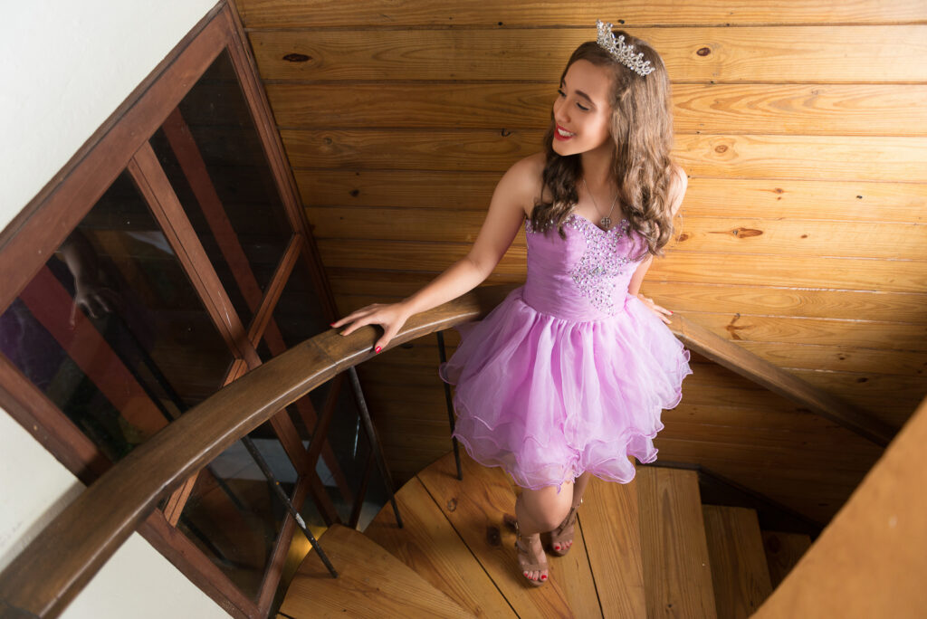 La Quinceañera Emely durante su sesión de fotos en Jarabacoa, República Dominicana