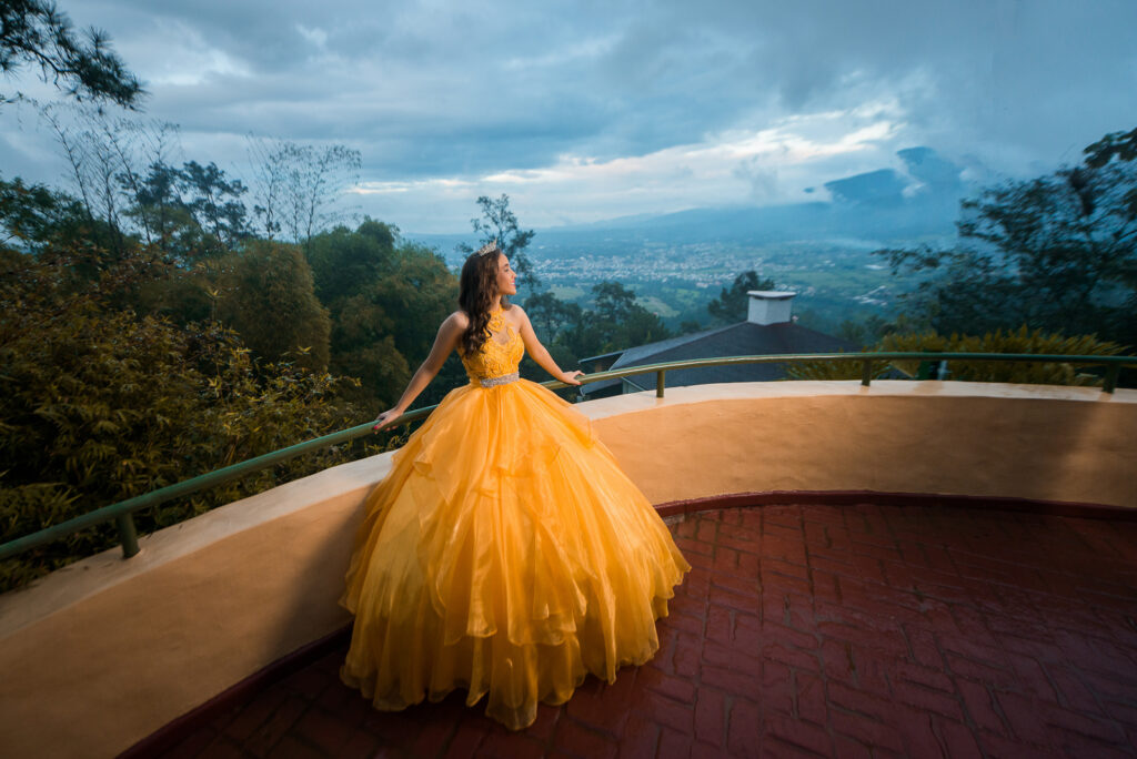 La Quinceañera Emely durante su sesión de fotos en Jarabacoa, República Dominicana