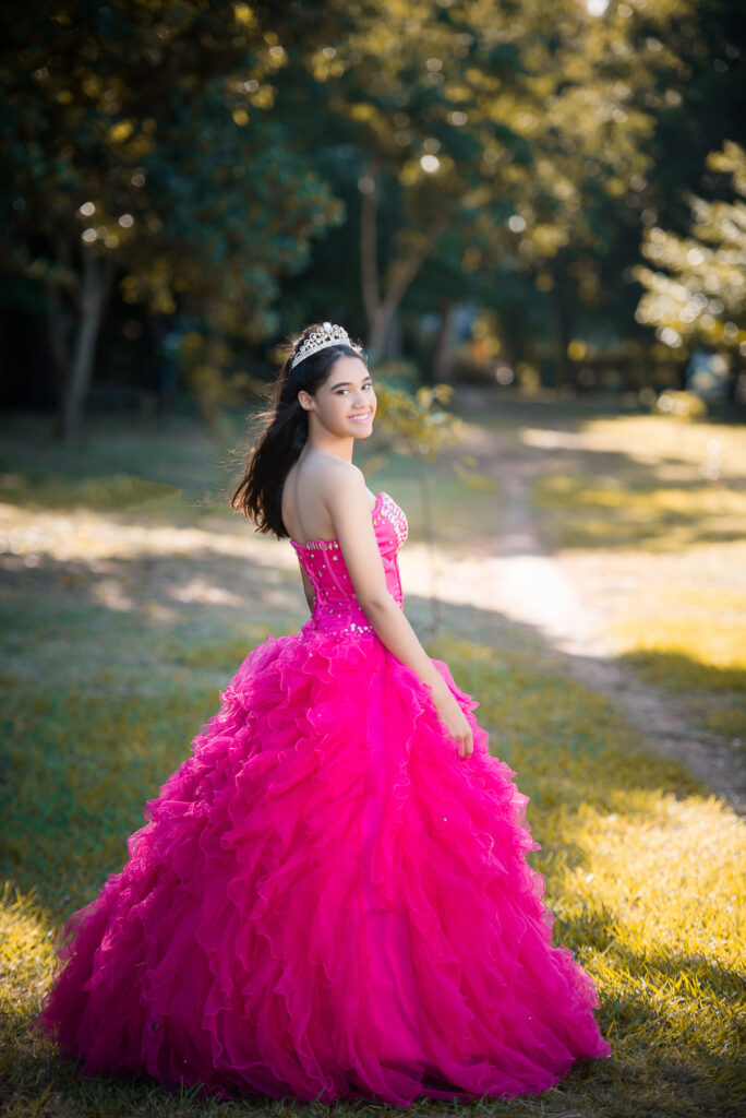 Sesión de fotos de quinceañera a Larymar en el Parque Mirador Sur de Santo Domingo, República Dominicana