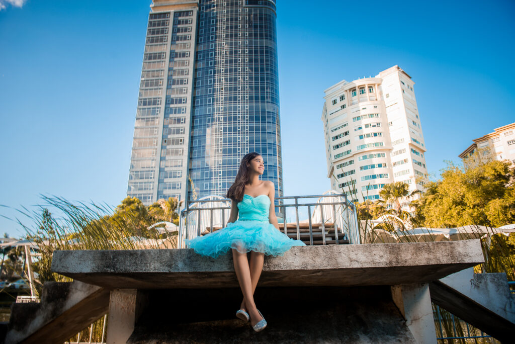 Sesión de fotos de quinceañera a Larymar en el Parque Mirador Sur de Santo Domingo, República Dominicana