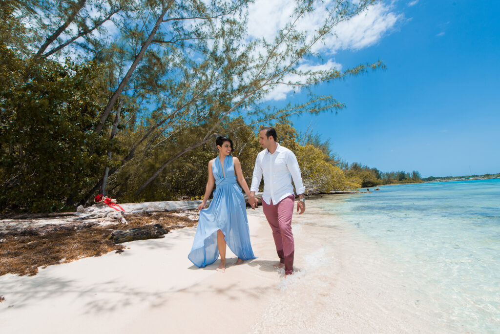 Linda Propuesta de matrimonio a Alejandrina por su novio Abel en la Isla La Piedra en Boca Chica, República Dominicana