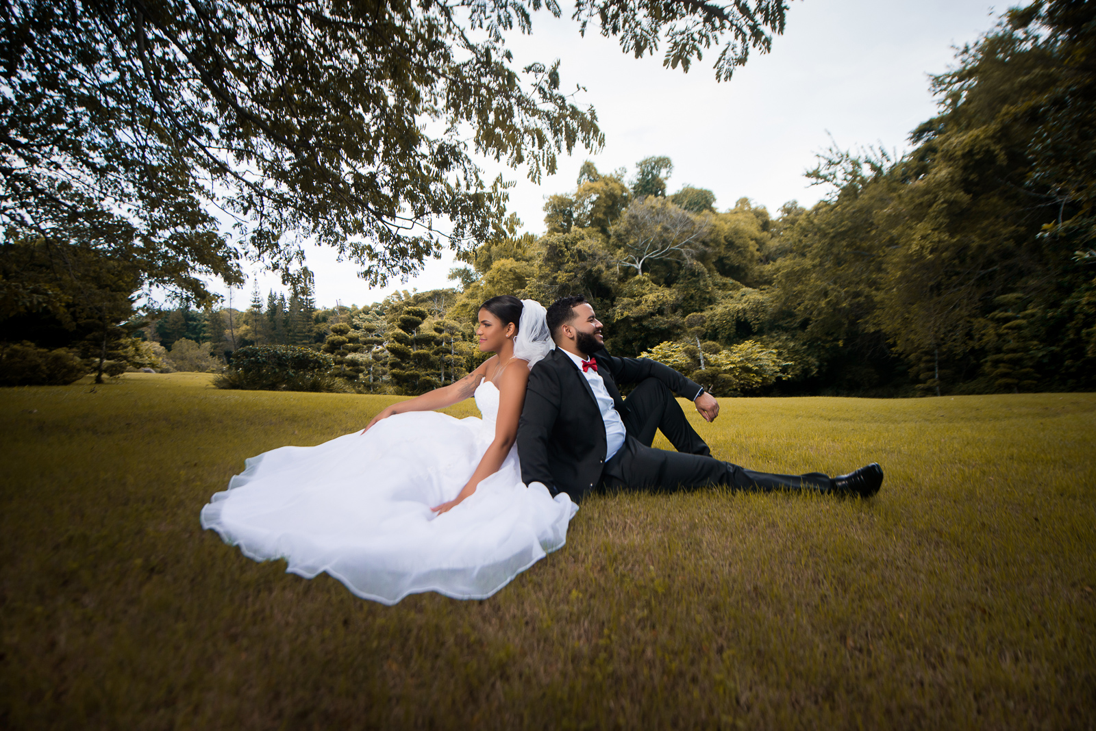 Hermosa sesion de novios en el Jardin Botanico de Santo Domingo de Tamy y George