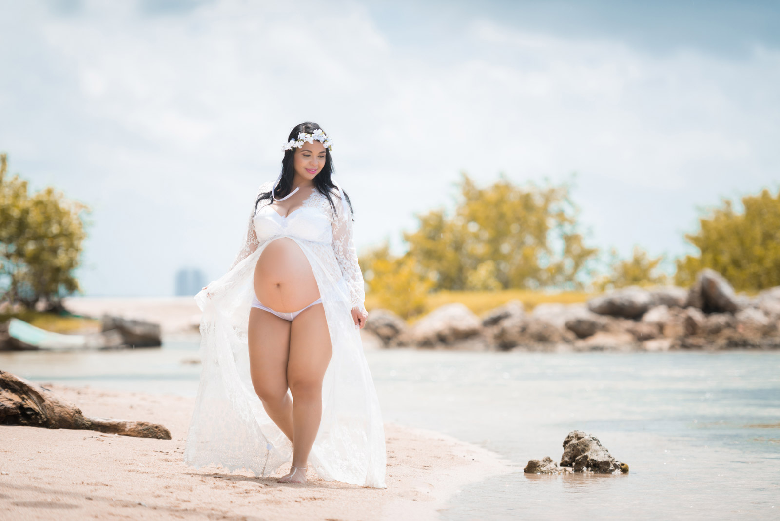 Sesion de fotos del embarazo de Yandra en la playa de Juan Dolio por el fotografo dominicano en la Republica Dominicana