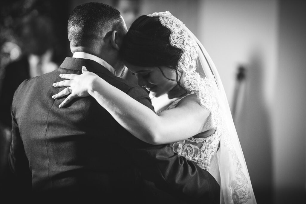 Fotos de la ceremonia y recepcion de la boda en el Hotel Radisson, Santo Domingo, Republica Dominicana por el fotografo dominicano Greg Dotel Photography