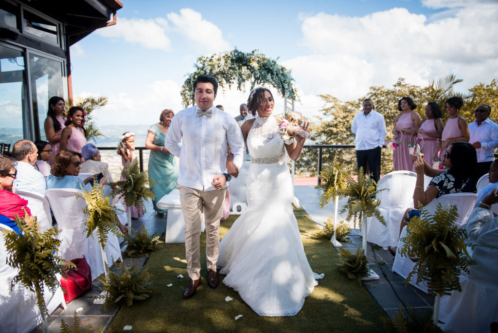 Fotos de la Boda celebrada en el Restaurante Jamaca de Dios en Jarabacoa, Republica Dominicana por el fotografo dominicano Greg Dotel Photography