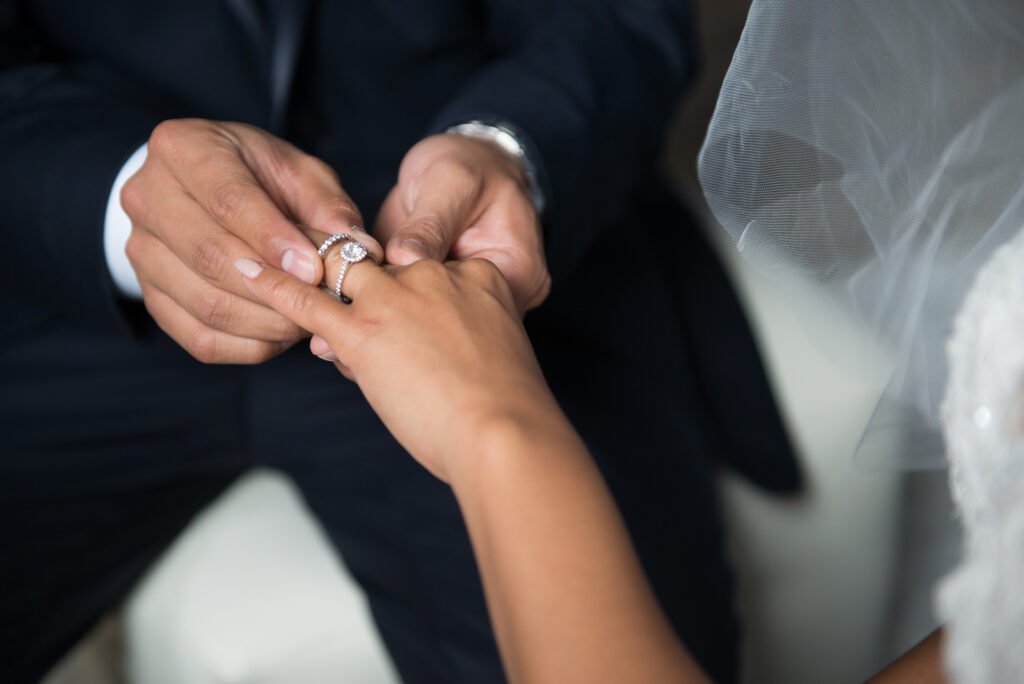 Boda de Giselle y Welmo en Punta Cana, Republica Dominicana por el fotografo Greg Dotel