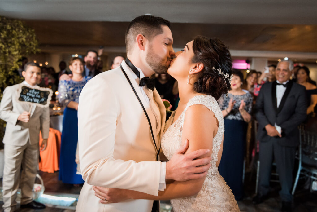 Fotos de la boda de Isis y Rene en Santo Domingo, Republica Dominicana por el fotografo dominicano Greg Dotel Photography