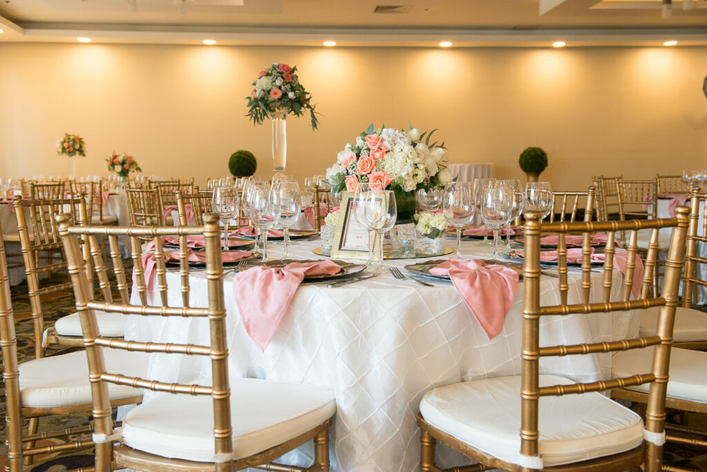 Fotos de decoracion de bodas en el hotel Crowne Plaza en Santo Domingo, Republica Dominicana por el fotografo dominicano Greg Dotel Photography