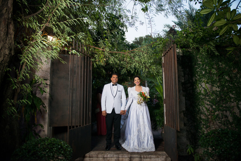 Ceremonia y recepción de la boda de Lyonella y Carlos en la Iglesia Nuestra Señora de la Altagracia en Santo Domingo, República Dominicana.