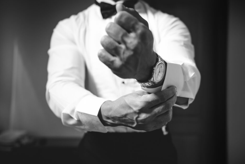 Fotos de getting ready o vistiendose para bodas en Republica Dominicana por el fotografo dominicano Greg Dotel Photography